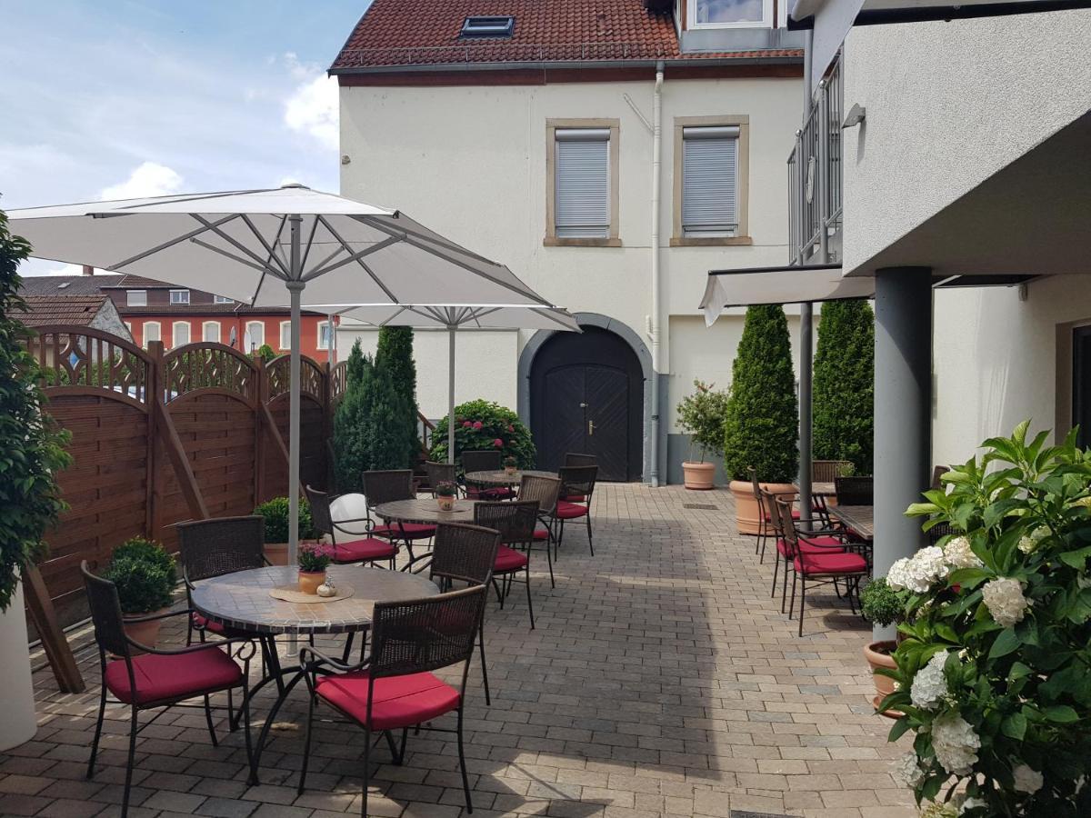 Hotel-Restaurant Pfaelzer Hof 에덴코벤 외부 사진