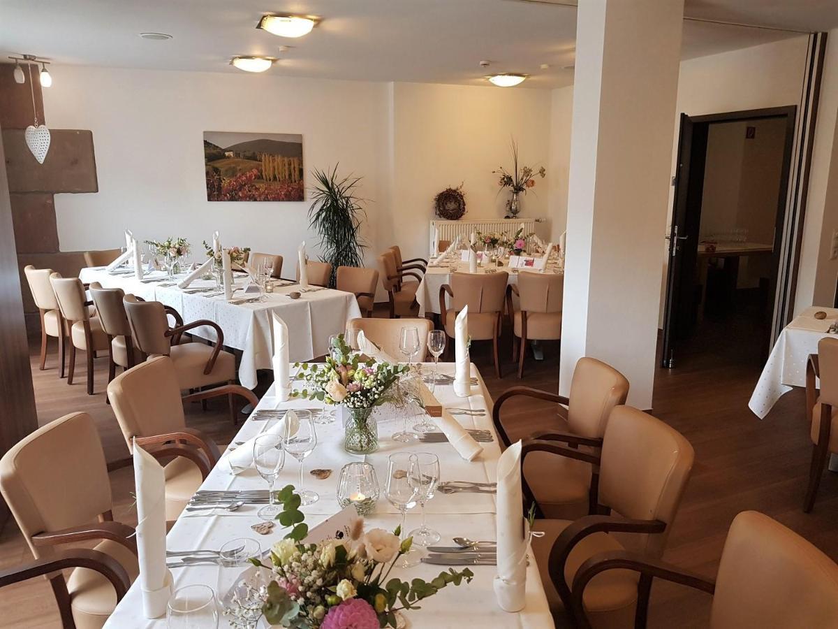 Hotel-Restaurant Pfaelzer Hof 에덴코벤 외부 사진
