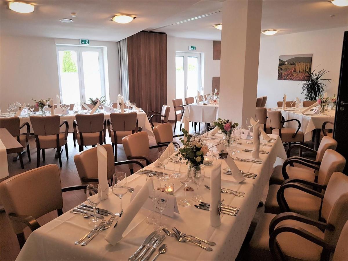 Hotel-Restaurant Pfaelzer Hof 에덴코벤 외부 사진