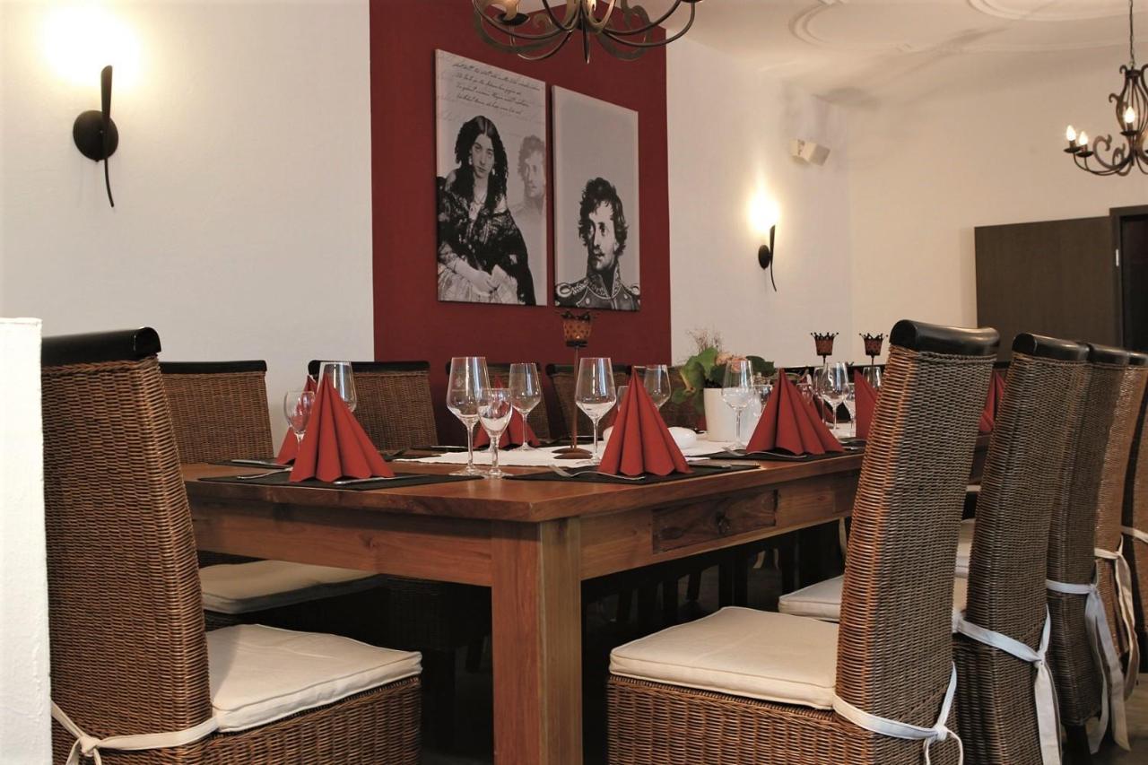 Hotel-Restaurant Pfaelzer Hof 에덴코벤 외부 사진