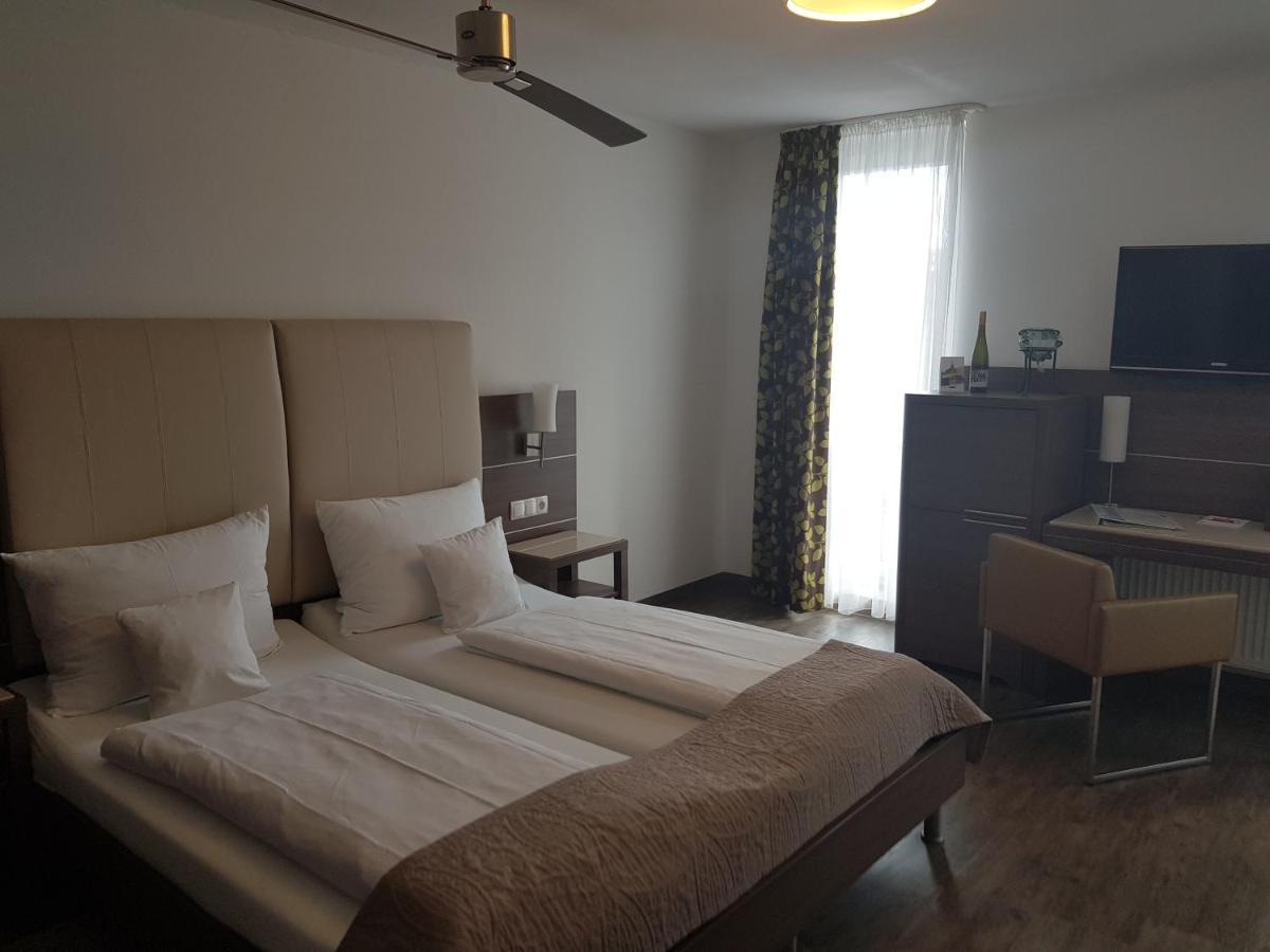 Hotel-Restaurant Pfaelzer Hof 에덴코벤 외부 사진