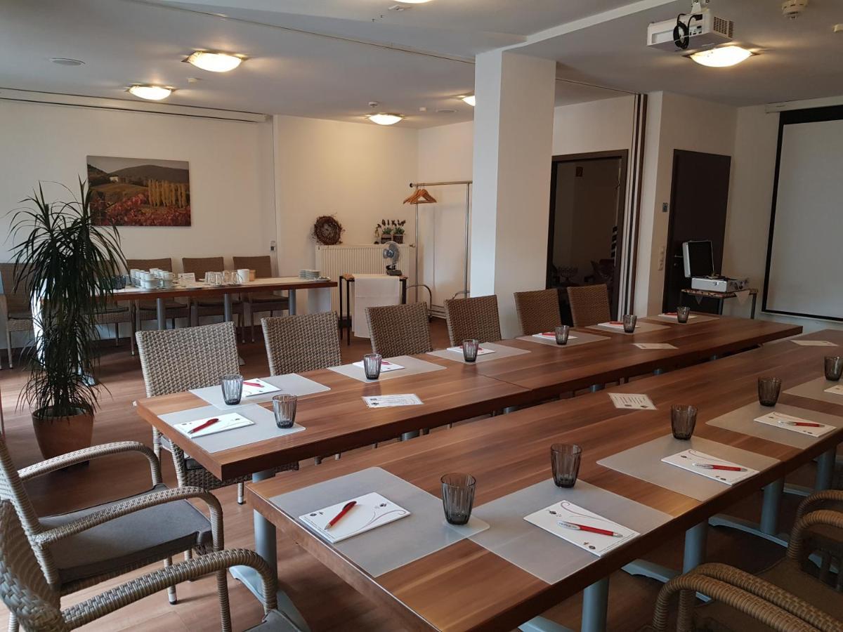 Hotel-Restaurant Pfaelzer Hof 에덴코벤 외부 사진