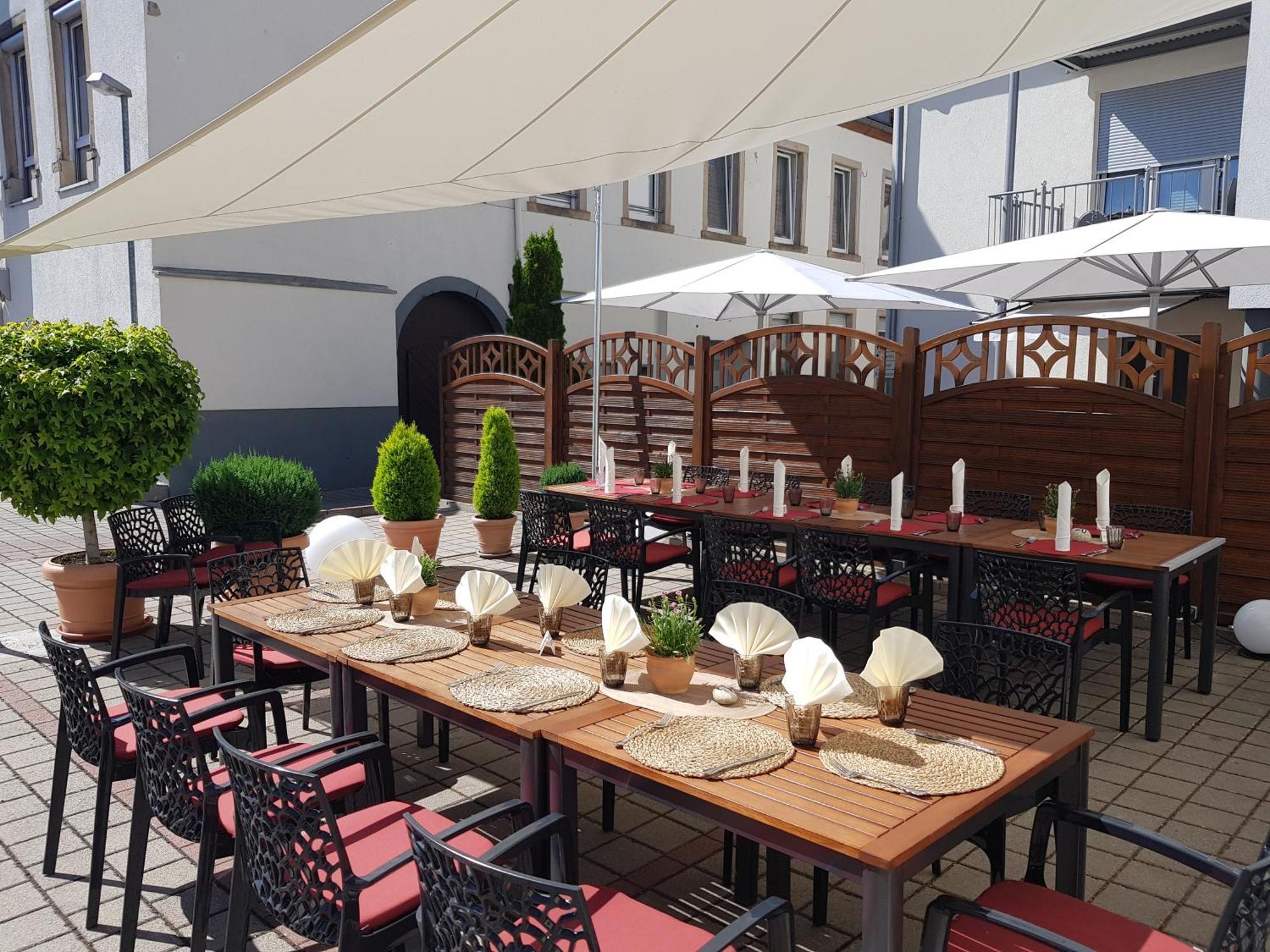 Hotel-Restaurant Pfaelzer Hof 에덴코벤 외부 사진