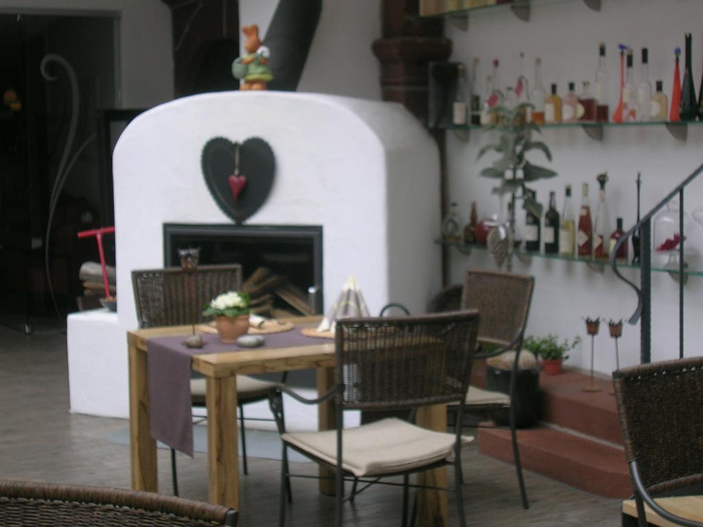 Hotel-Restaurant Pfaelzer Hof 에덴코벤 외부 사진