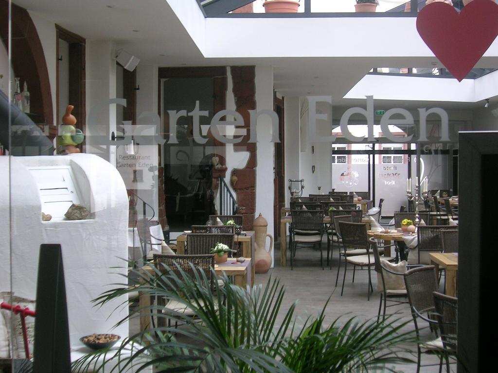 Hotel-Restaurant Pfaelzer Hof 에덴코벤 외부 사진