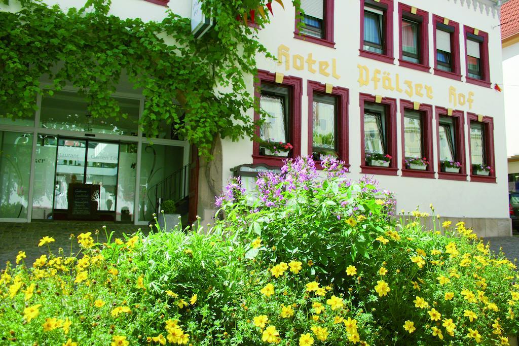 Hotel-Restaurant Pfaelzer Hof 에덴코벤 외부 사진