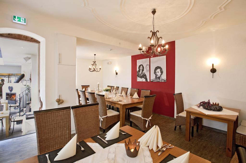 Hotel-Restaurant Pfaelzer Hof 에덴코벤 외부 사진