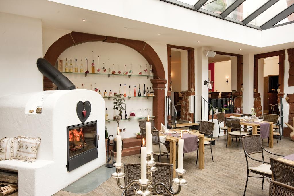 Hotel-Restaurant Pfaelzer Hof 에덴코벤 외부 사진